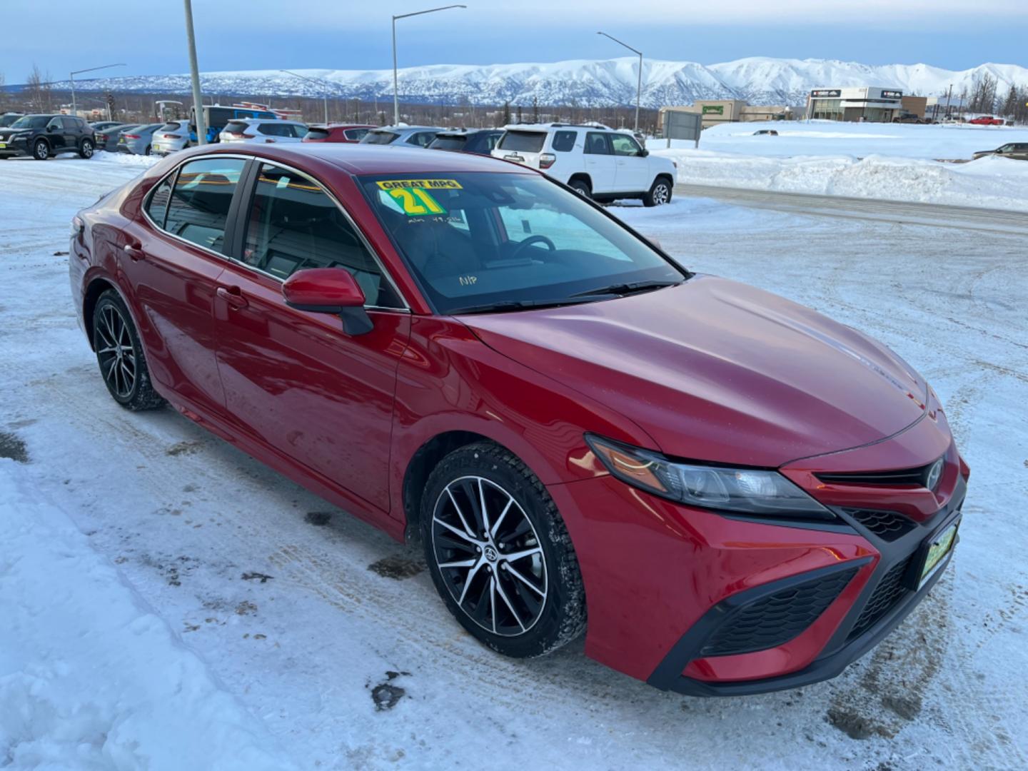 2021 RED /black leather TOYOTA CAMRY SE (4T1G11AK2MU) with an 2.5L engine, Automatic transmission, located at 1960 Industrial Drive, Wasilla, 99654, (907) 274-2277, 61.573475, -149.400146 - Photo#5